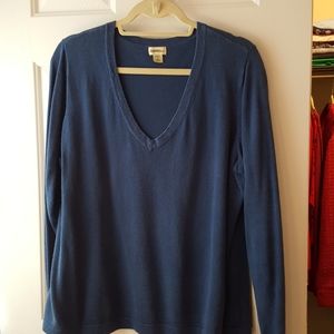 Gander Mountain medium blue size 1X deep V sweater